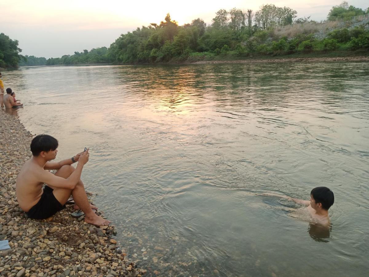 เฮือนน้ำน่าน House By The River Nan Uttaradit Eksteriør bilde